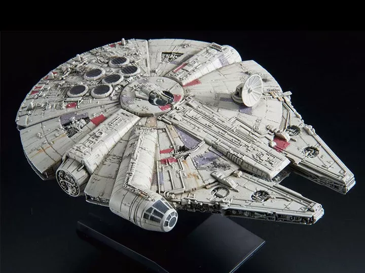 Star Wars: The Empire Strikes Back Millennium Falcon 1/350 Scale Model Kit